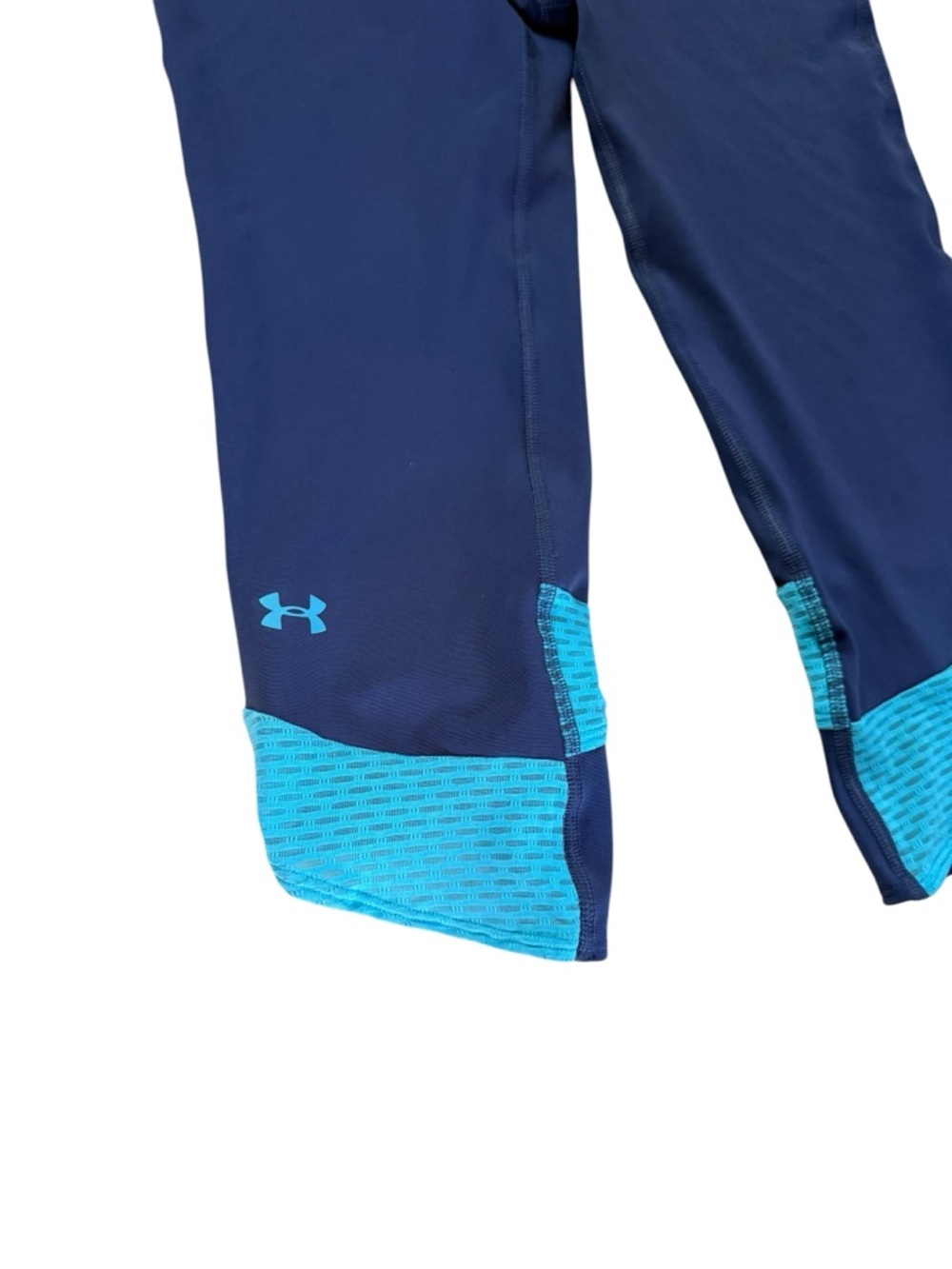 NWT Under Armour Women's Fly-By Compression Capri leggings Small - Picture 3 of 6